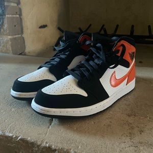 Nike Jordan 1 Mid Shattered Backboards